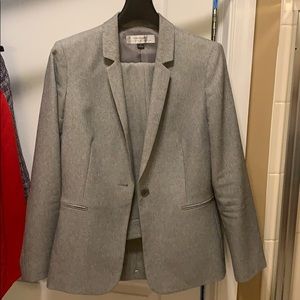 Women’s Tahari suit